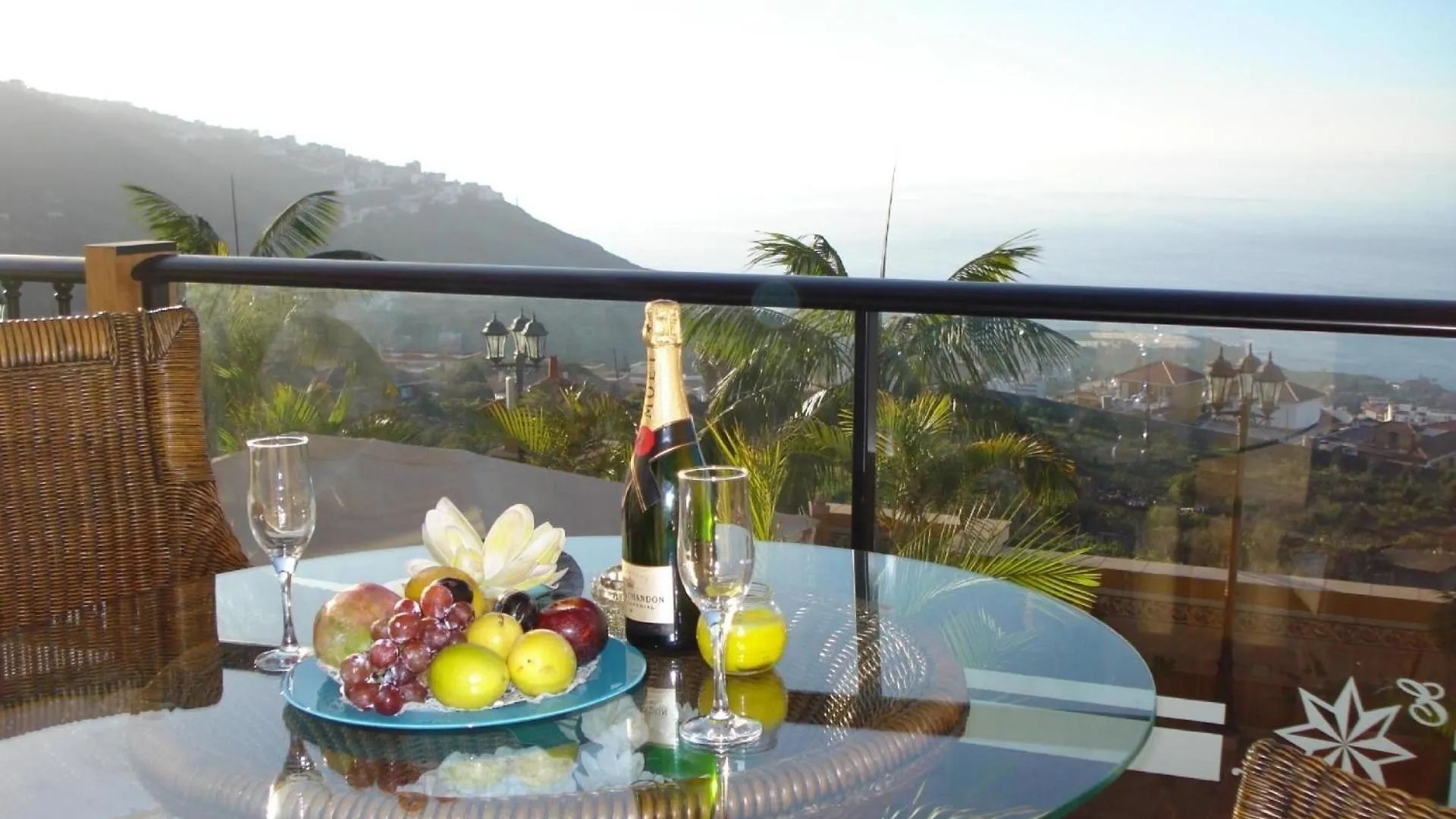 Ferienwohnung Fuer 2 Personen Und 1 Kind In Icod De Los Vinos, Teneriffa contacts